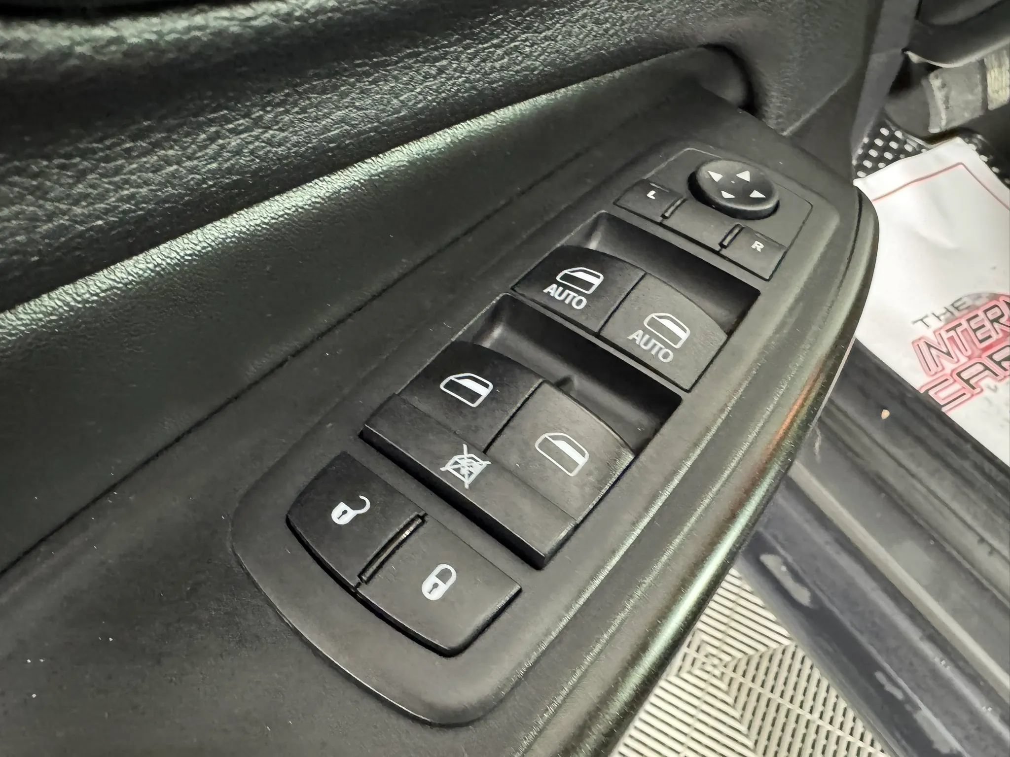 Used 2019 Jeep Cherokee Trailhawk AWD/4WD image 38
