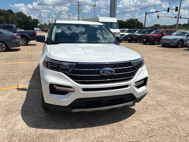 Certified 2023 Ford Explorer XLT w/ Equipment Group 202A AWD/4WD image 4