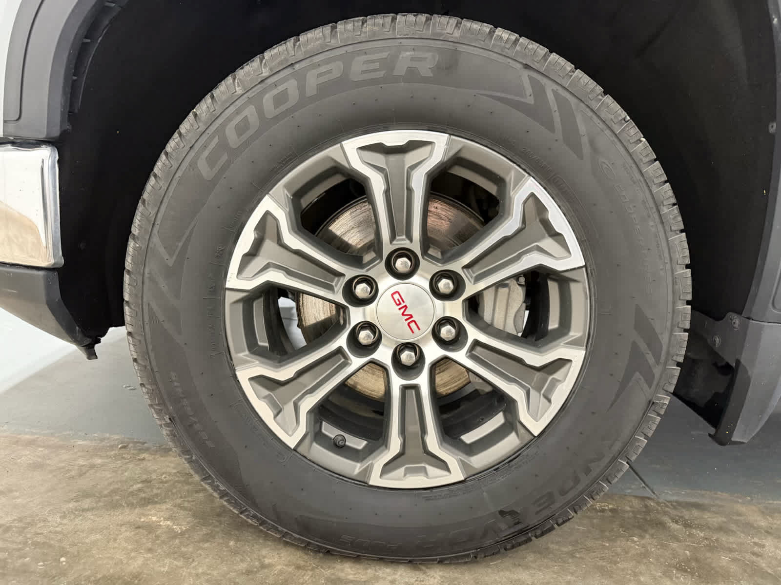 Used 2024 GMC Sierra 1500 SLT AWD/4WD image 11