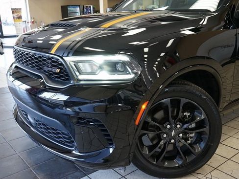 Used 2023 Dodge Durango R/T w/ Hemi Orange Plus Package image 24