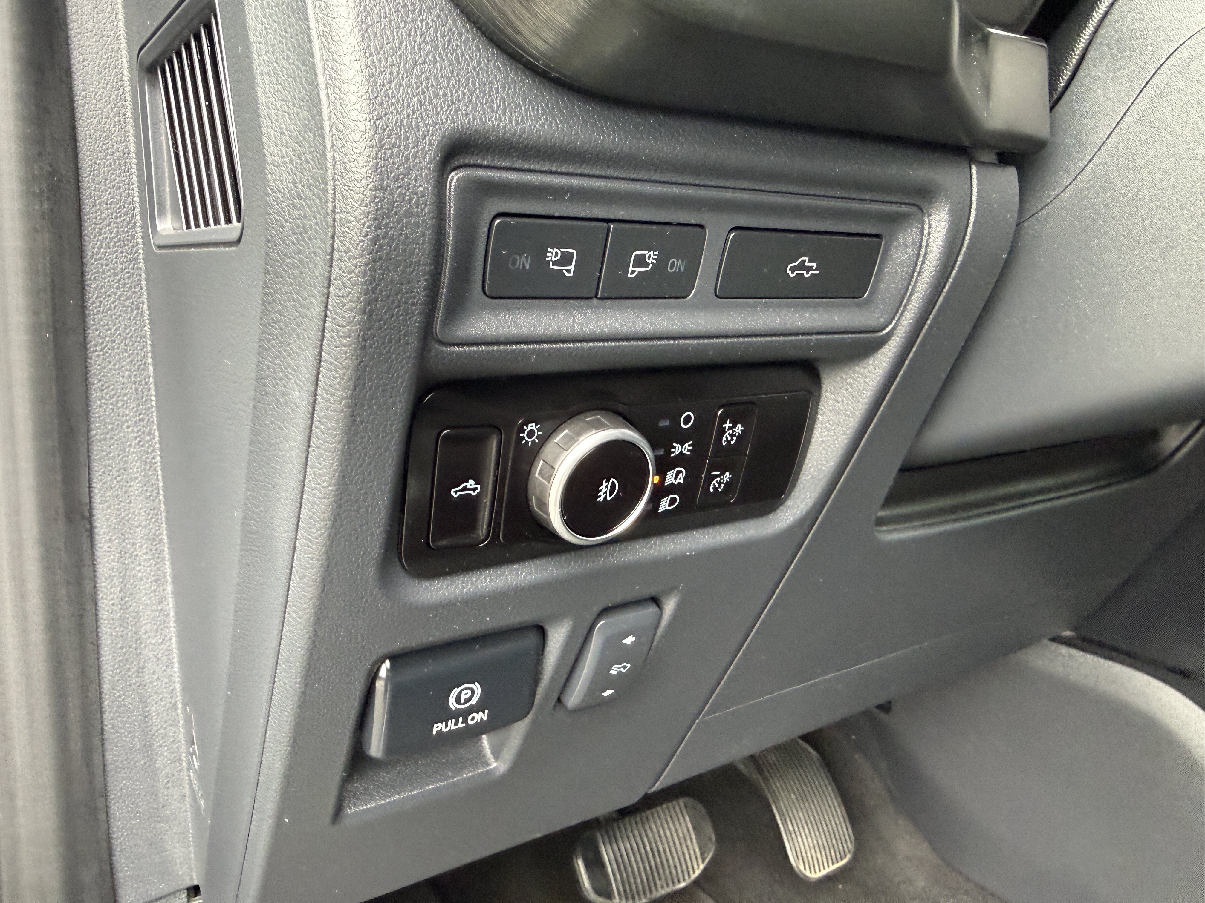 Used 2023 Ford F150 Lariat w/ Equipment Group 502A High AWD/4WD image 18