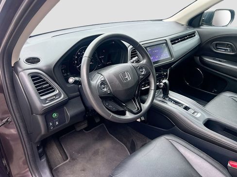 Used 2020 Honda HR-V Touring image 9