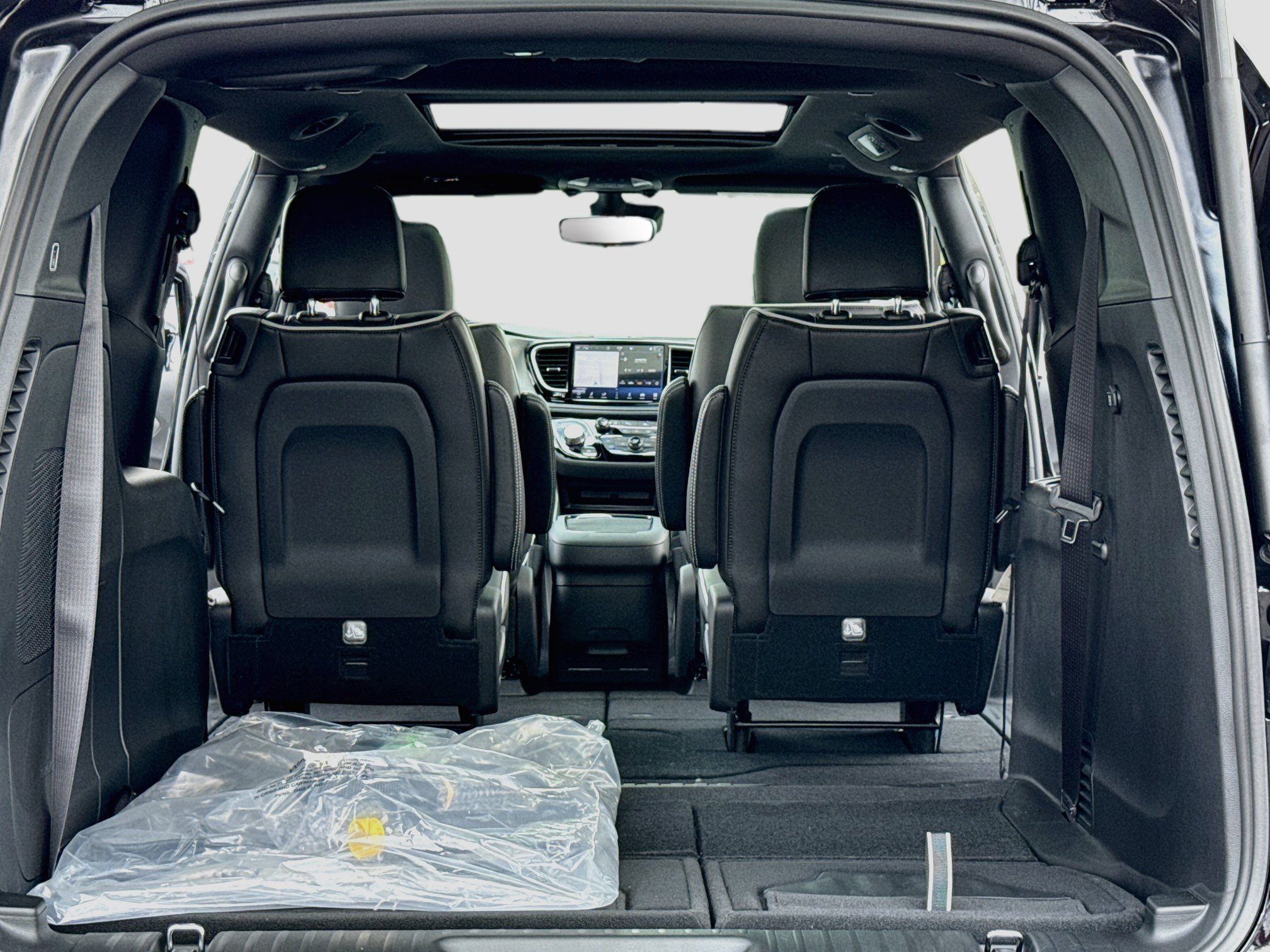New 2027 Chrysler Pacifica Limited w/ Family Tech Group FWD image 7