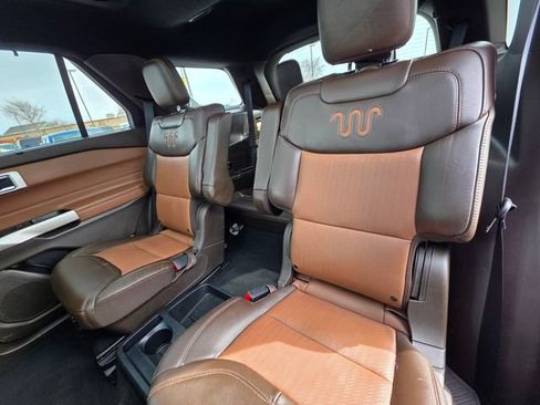 Used 2021 Ford Explorer King Ranch w/ Premium Technology Package AWD/4WD image 11