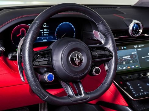 Used 2024 Maserati GranCabrio Trofeo image 22