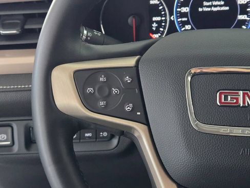 Certified 2023 GMC Acadia Denali w/ Denali Ultimate Package AWD/4WD image 33