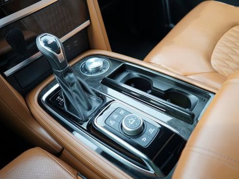 Used 2023 INFINITI QX80 Sensory w/ All-Season Package AWD/4WD image 38