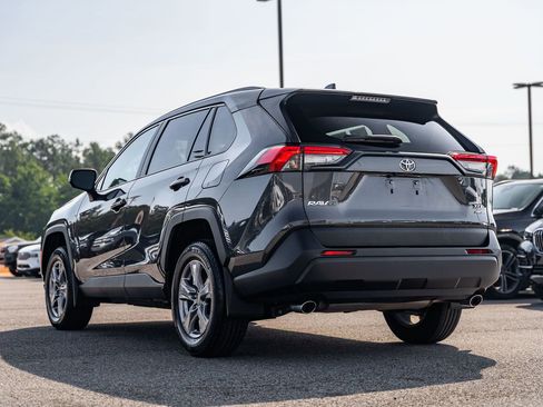 Used 2024 Toyota RAV4 XLE AWD/4WD image 5