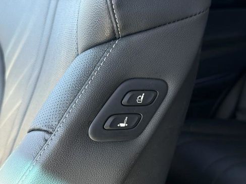 Used 2025 Genesis GV80 2.5T Standard image 17