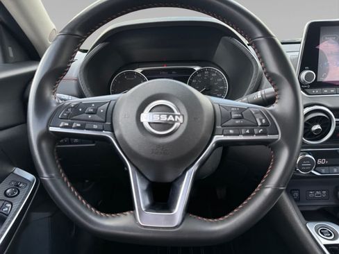 Used 2025 Nissan Sentra SR FWD image 13