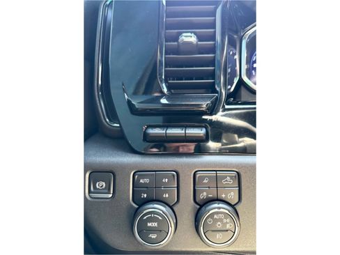 Used 2022 Chevrolet Silverado 1500 ZR2 w/ Technology Package image 11