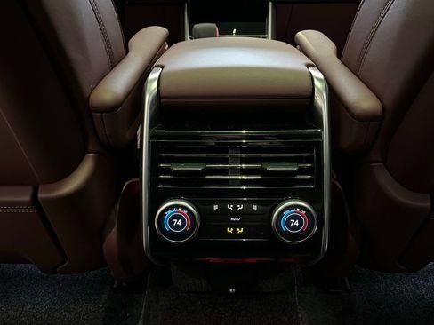 Certified 2025 Land Rover Range Rover SE AWD/4WD image 21