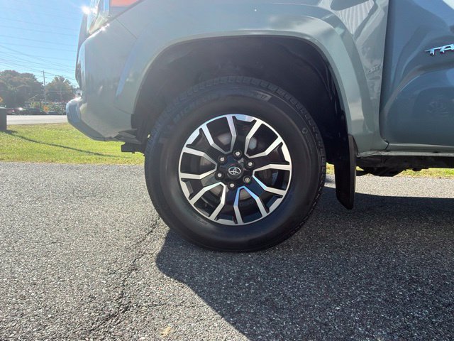 Used 2022 Toyota Tacoma TRD Sport AWD/4WD image 23