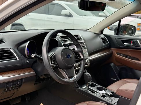 Used 2018 Subaru Outback 3.6R Touring w/ Popular Package #3 image 11