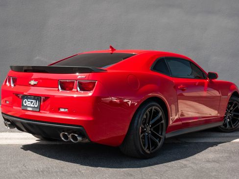 Used 2013 Chevrolet Camaro SS w/ SS Performance Package RWD image 12