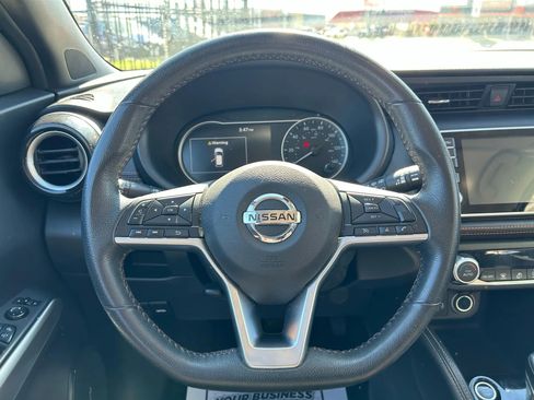 Used 2020 Nissan Kicks SR FWD image 20