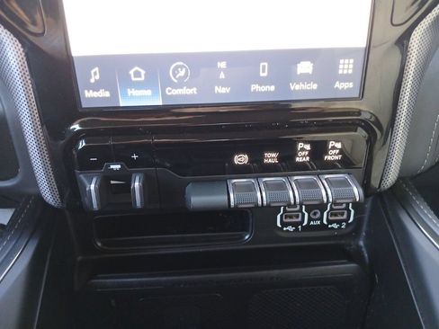 Used 2023 RAM 2500 Limited AWD/4WD image 19