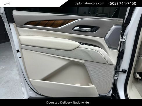 Used 2022 Cadillac Escalade ESV Sport Platinum w/ LPO, ONYX Package image 40