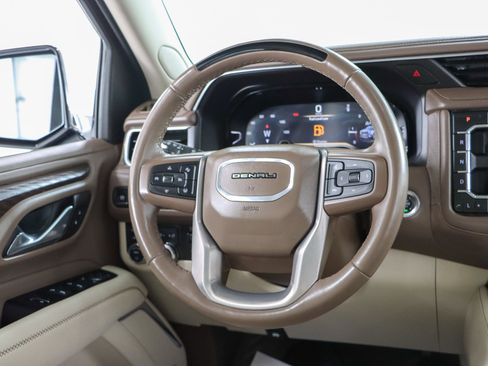 Used 2024 GMC Yukon Denali w/ Advanced Technology Package AWD/4WD image 13
