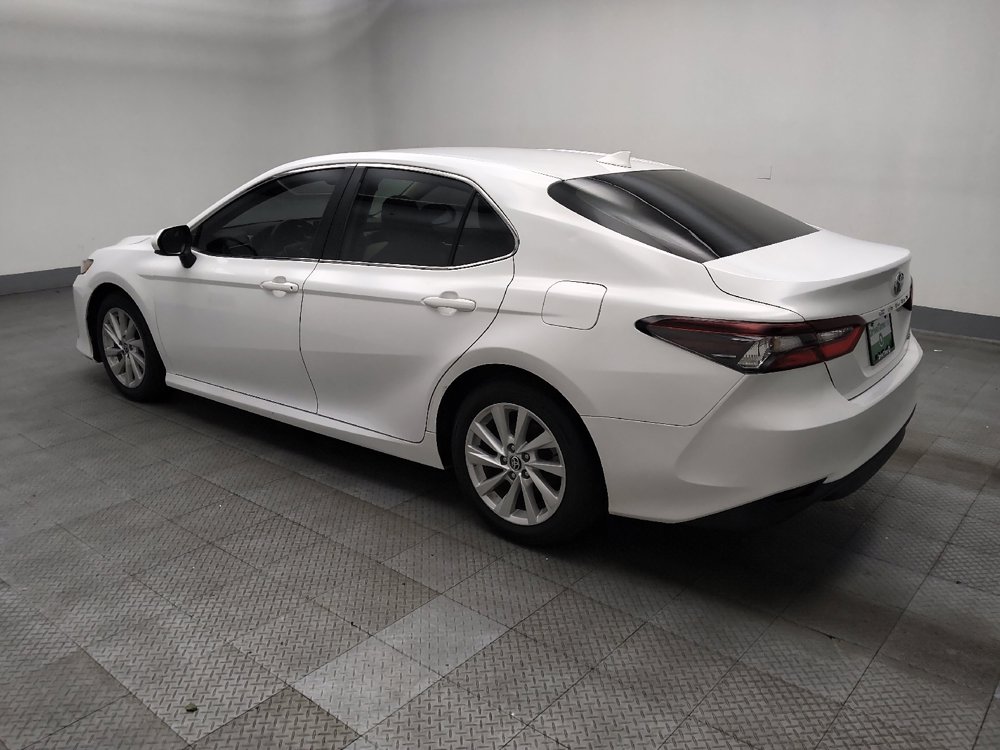 Used 2022 Toyota Camry LE FWD image 3