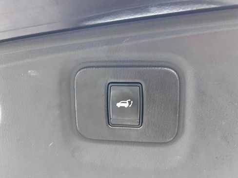 Used 2019 Nissan Pathfinder Platinum image 8