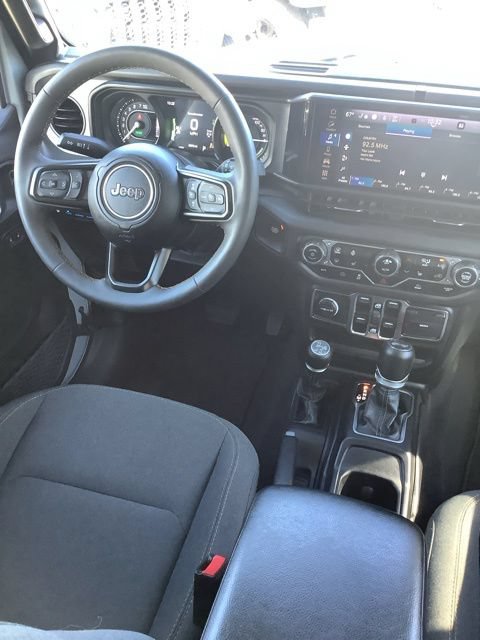 Certified 2024 Jeep Wrangler Unlimited w/ Convenience Group AWD/4WD image 19
