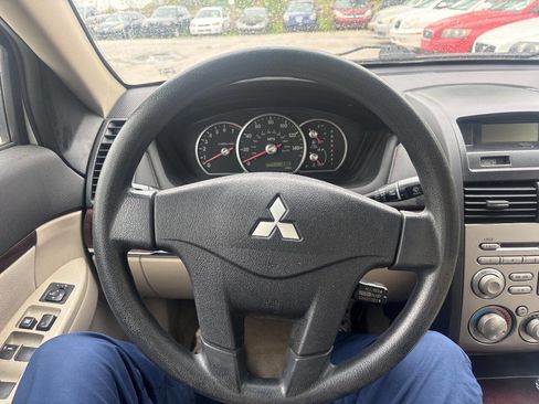 Used 2009 Mitsubishi Galant ES image 10