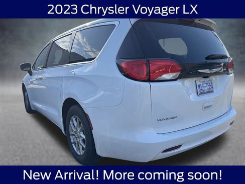 Used 2023 Chrysler Voyager LX image 3