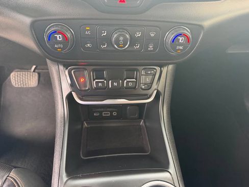 Used 2020 GMC Terrain SLT FWD image 19