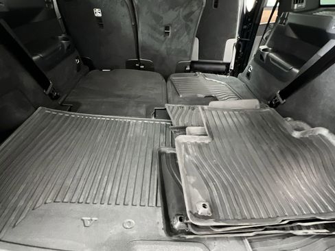 Used 2021 Volvo XC90 T6 Momentum w/ Protection Package Premier image 18