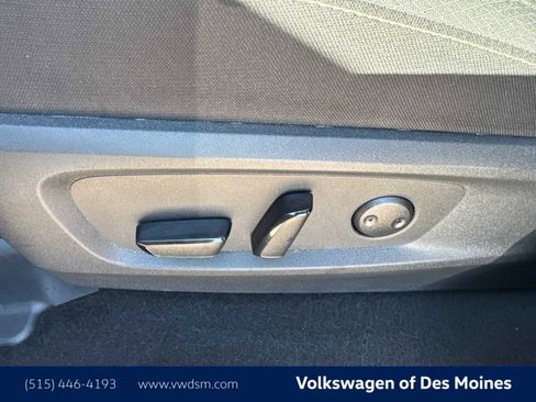 Used 2025 Nissan Pathfinder SV image 24