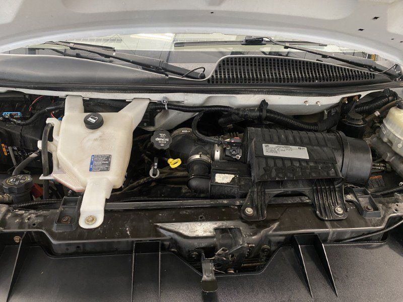 Used 2017 Chevrolet Express 2500 Extended RWD image 16