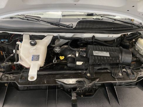 Used 2017 Chevrolet Express 2500 Extended RWD image 16