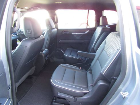 New 2026 GMC Acadia Denali w/ Super Cruise Package AWD/4WD image 38