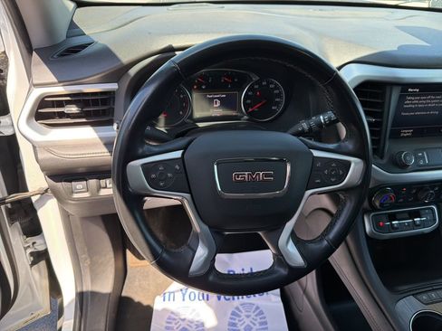 Used 2023 GMC Acadia SLT FWD image 16