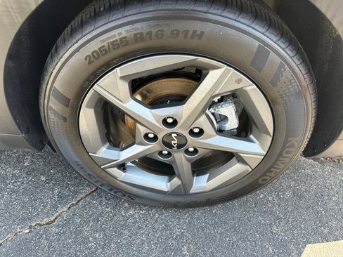 Used 2025 Kia K4 LXS image 15