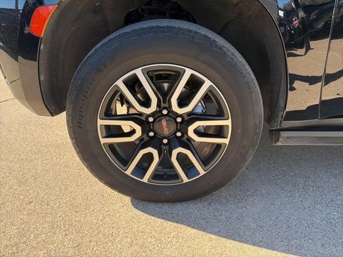 Used 2021 GMC Yukon AT4 w/ AT4 Premium Package image 8