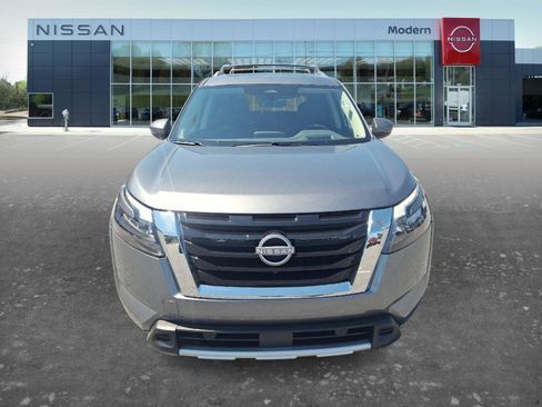 Used 2025 Nissan Pathfinder Platinum w/ Cargo Package FWD image 2