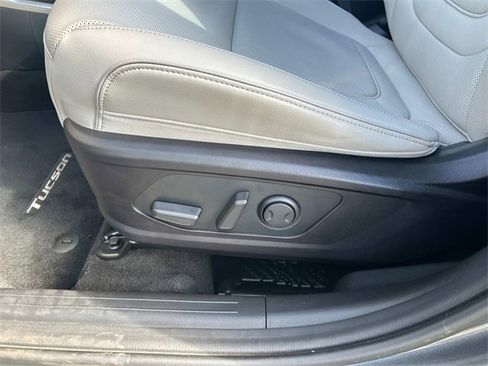 Certified 2022 Hyundai Tucson Limited image 21
