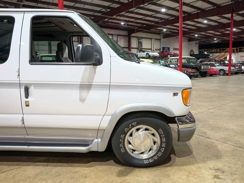 Used 1999 Ford E-150 and Econoline 150 RWD image 11