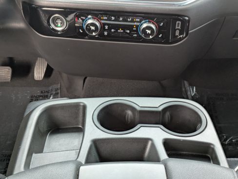 Used 2022 GMC Sierra 1500 SLT image 6