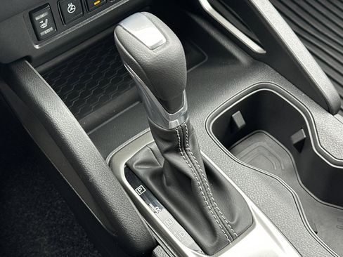 Used 2025 Nissan Frontier SV w/ SV Convenience Package image 17