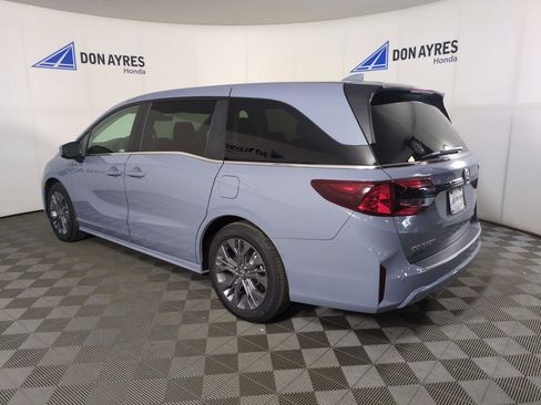 New 2026 Honda Odyssey Touring image 3