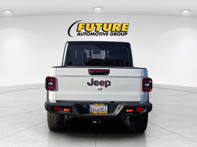 Used 2025 Jeep Gladiator Mojave w/ Convenience Group AWD/4WD image 7