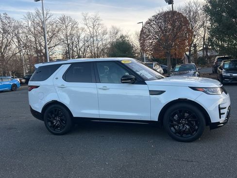 Used 2020 Land Rover Discovery Landmark image 3