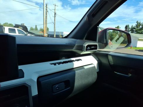 Used 2024 Toyota Tacoma TRD Off-Road image 18