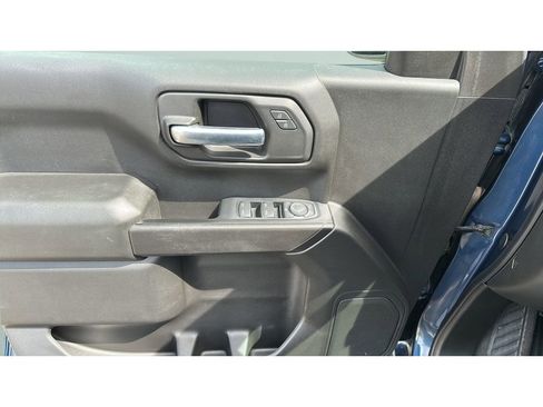 Used 2019 Chevrolet Silverado 1500 Custom Trail Boss AWD/4WD image 11