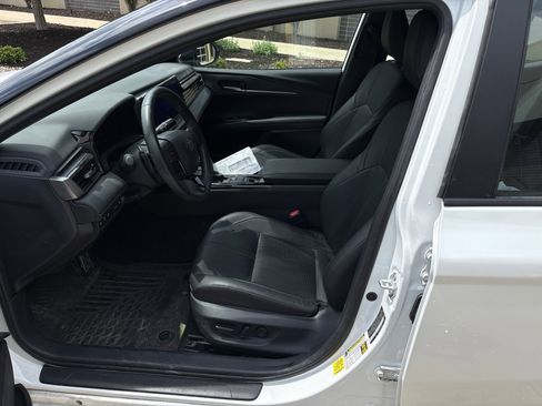 Used 2025 Toyota Camry XSE image 13