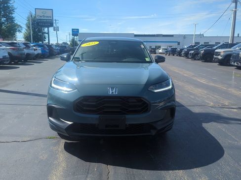 Used 2025 Honda HR-V Sport image 3