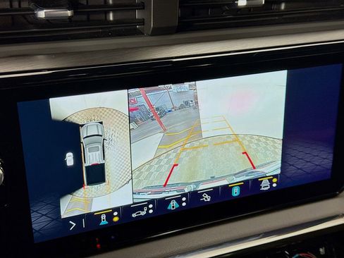 Used 2023 GMC Sierra 1500 AT4 image 14